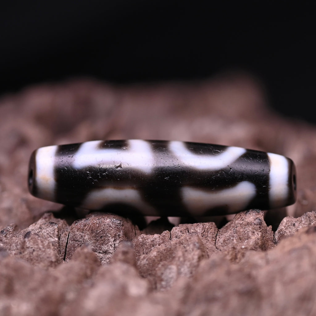 Double Heaven and Earth Dzi Bead（Heritage-Inspired Dzi Bead - Master Craft & Premium Materials）