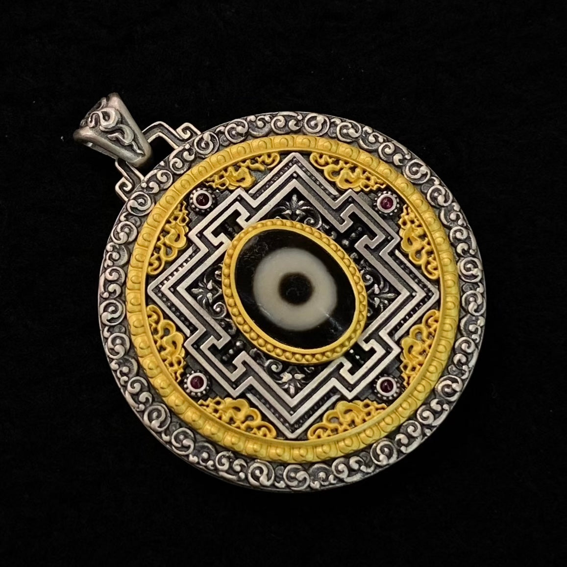 S925 Silver Pendant with an Exquisitely Inlaid Mandala-Engraved Dzi Bead