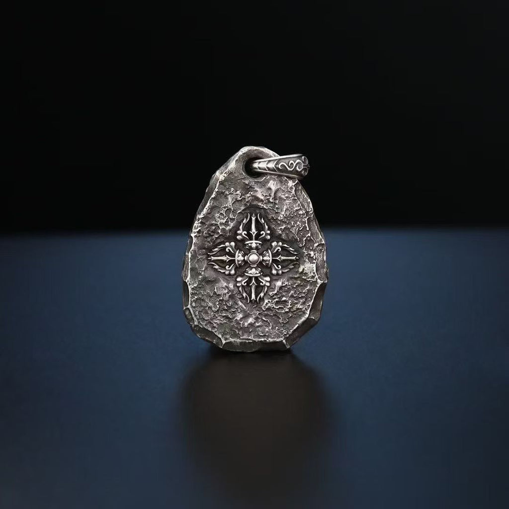 S925 Silver Pendant with an Exquisitely Inlaid Makara