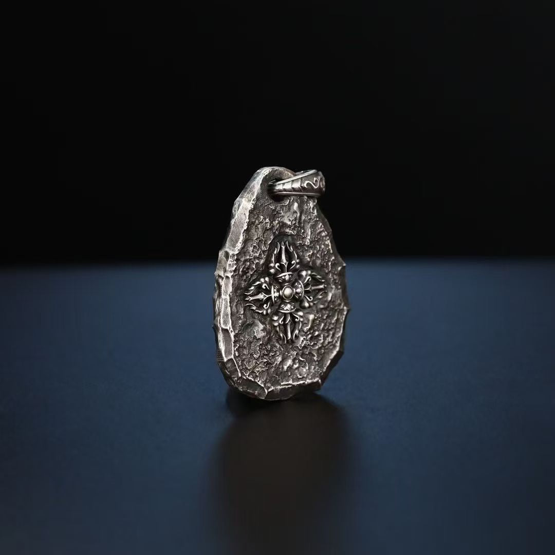 S925 Silver Pendant with an Exquisitely Inlaid Makara