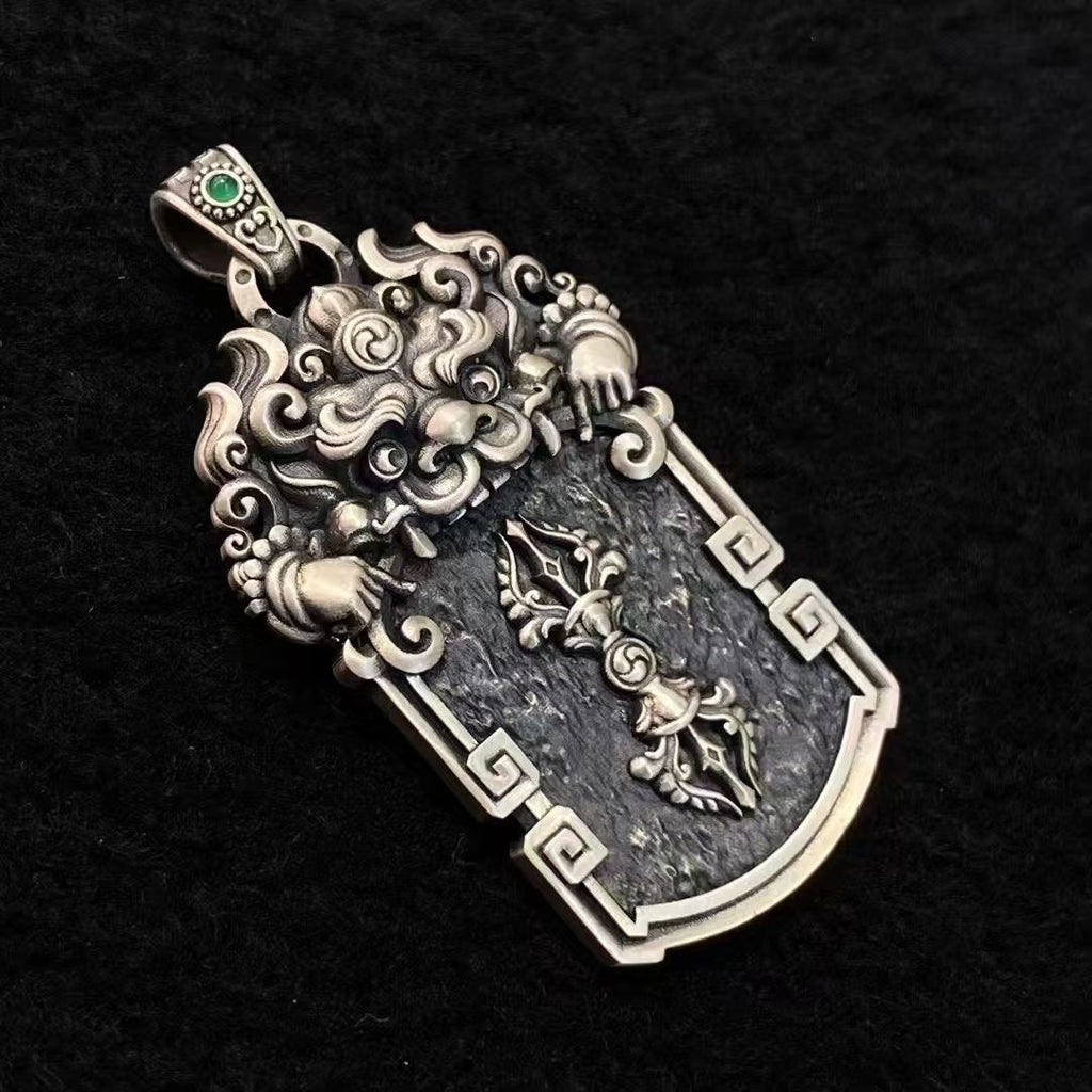 S925 Silver Pendant Exquisitely Inlaid with a Vajra Scorpion (Zipaka)