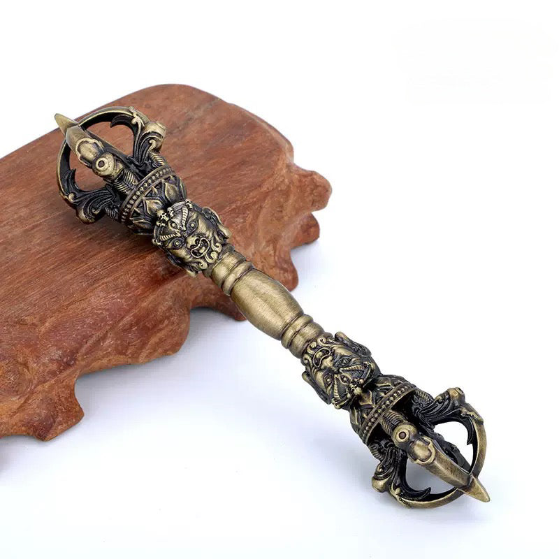 The Ucchuṣma (Hui Ji) Buddha's Five-Pronged Vajra （a divine tool for vanquishing spiritual impurity and negative forces）