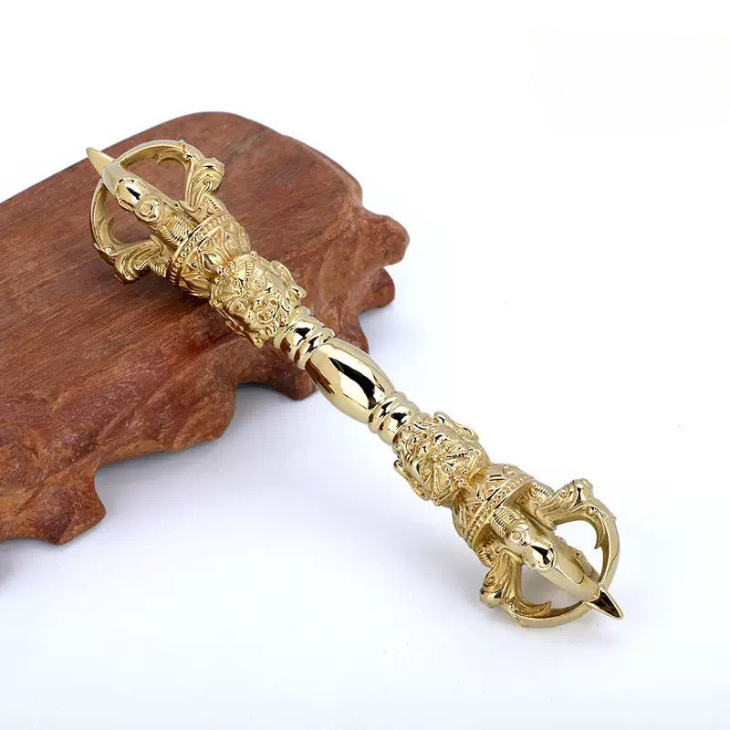 The Ucchuṣma (Hui Ji) Buddha's Five-Pronged Vajra （a divine tool for vanquishing spiritual impurity and negative forces）